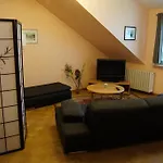 شقة 