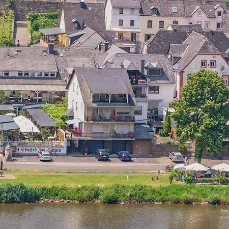 An Der Mosel Apartment *